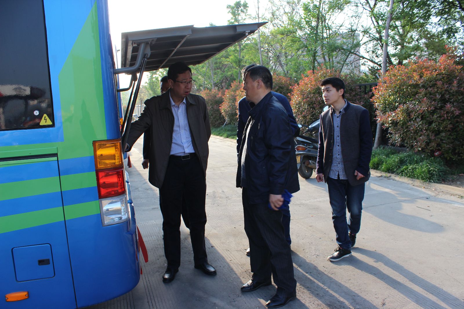 海通公交公司開(kāi)展節前安全綜合大檢查