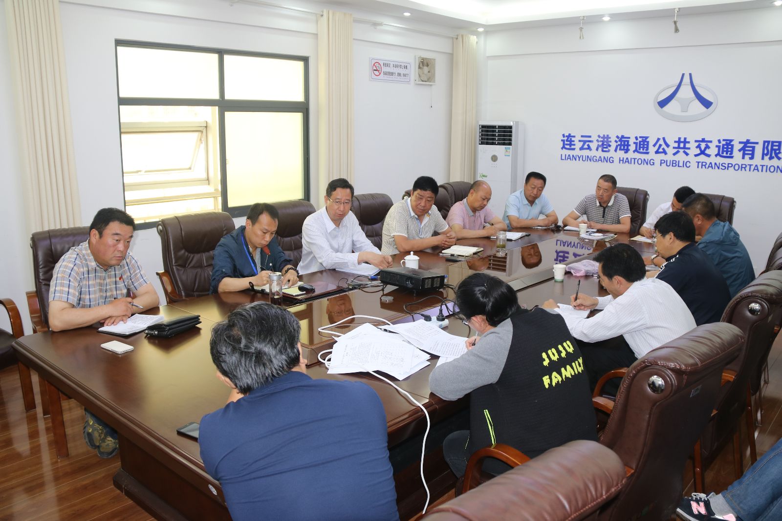 海通公交公司召開(kāi)“安全生產(chǎn)月”活動(dòng)動(dòng)員部署會(huì )