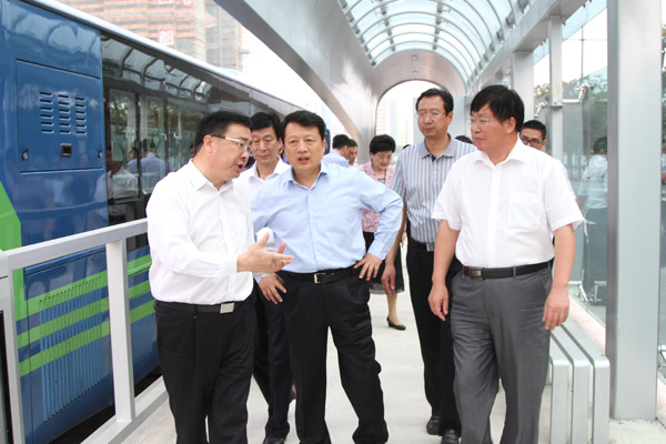 李強書(shū)記調研市區公共交通情況