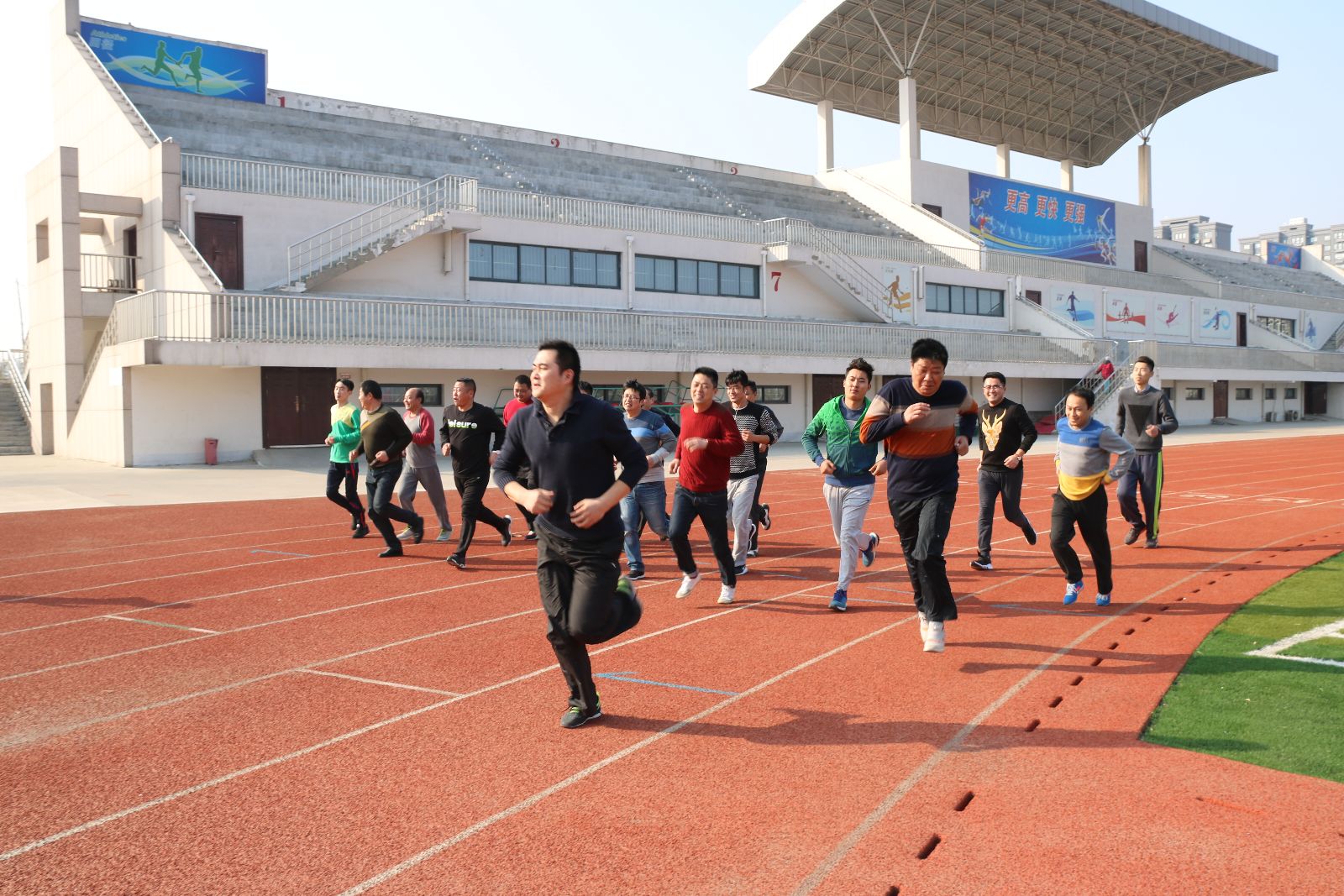 公交集團開(kāi)展應急隊員4.8公里拉練