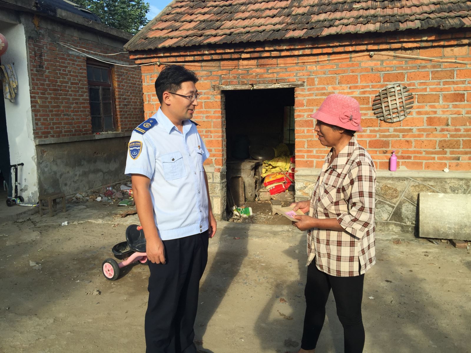 公交集團開(kāi)展三季度“陽(yáng)光扶貧”走訪(fǎng)慰問(wèn)活動(dòng)