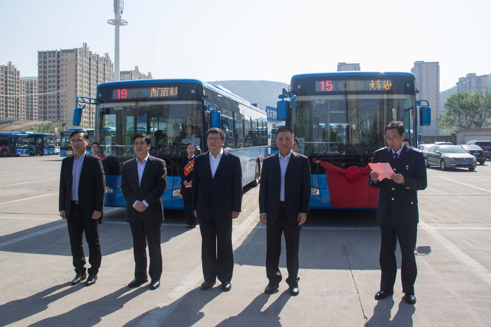 公交集團舉行“山海廉韻?與廉同行”廉政文化示范車(chē)開(kāi)通儀式