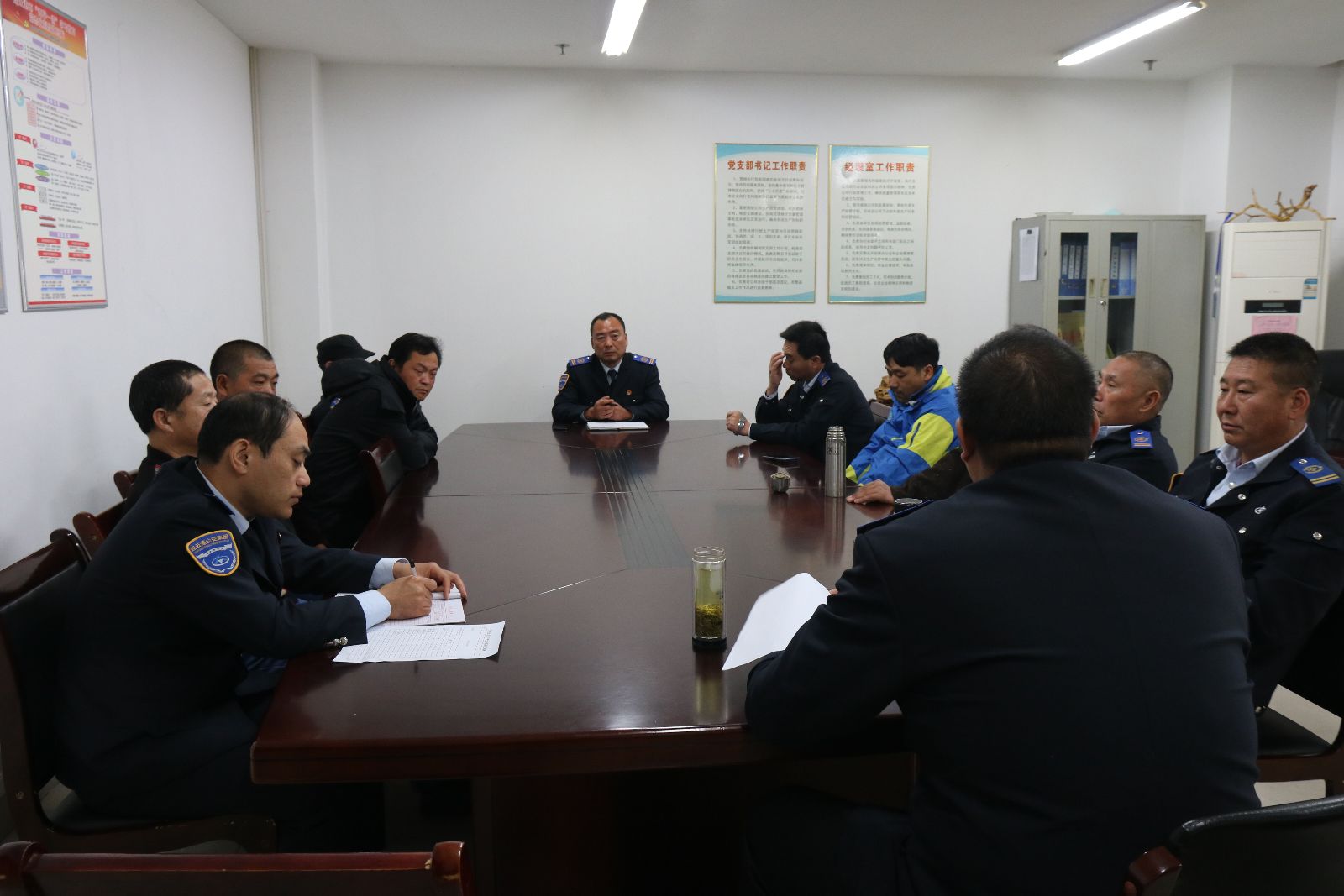 公交海州公司對門(mén)衛開(kāi)展崗位再培訓教育