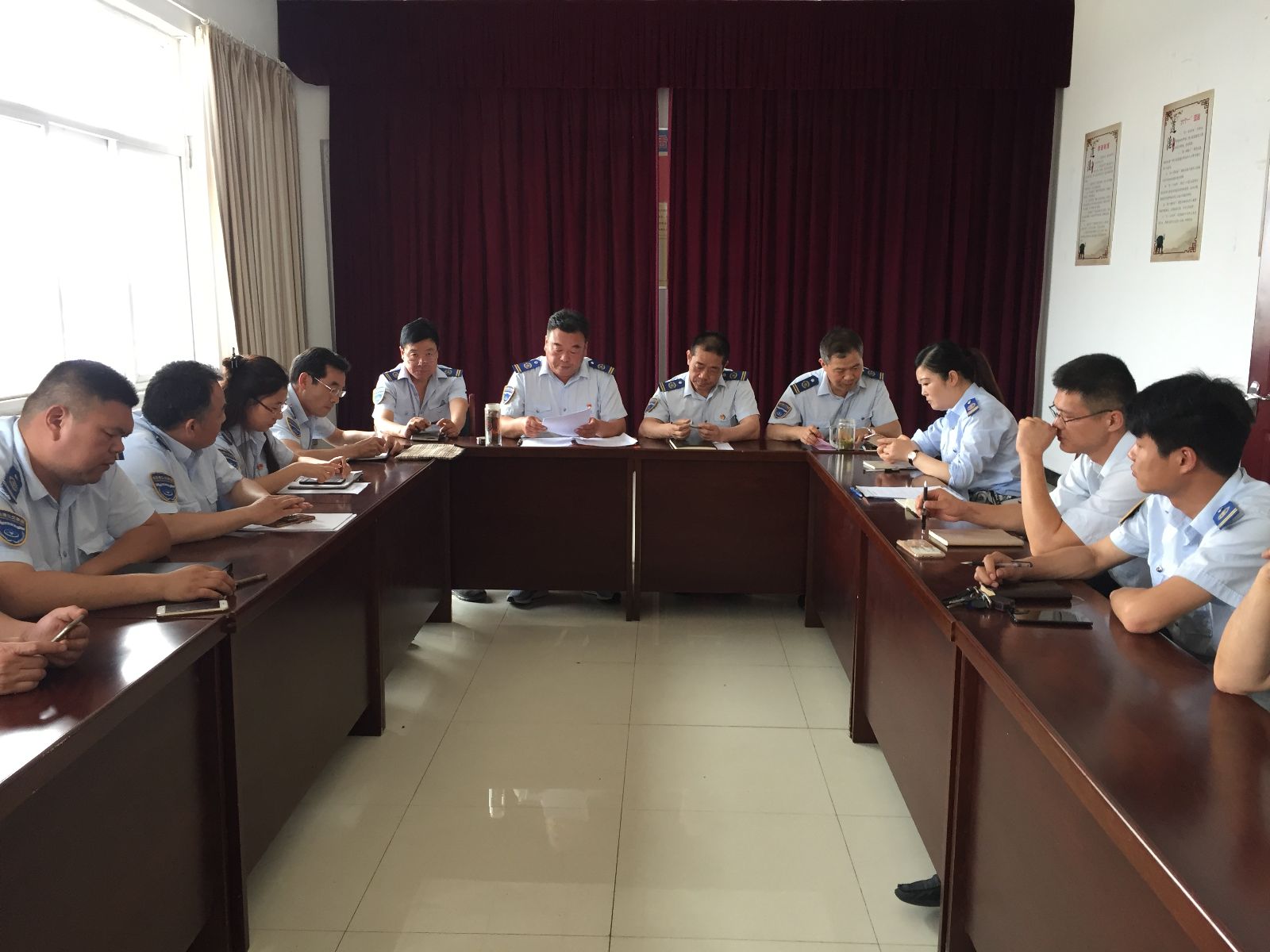 公交集團汽服公司開(kāi)展“我與企業(yè)共成長(cháng)”討論會(huì )議