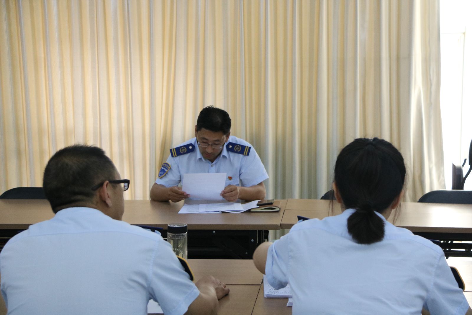 公交集團機關(guān)黨總支開(kāi)展專(zhuān)題組織生活會(huì )前期準備工作