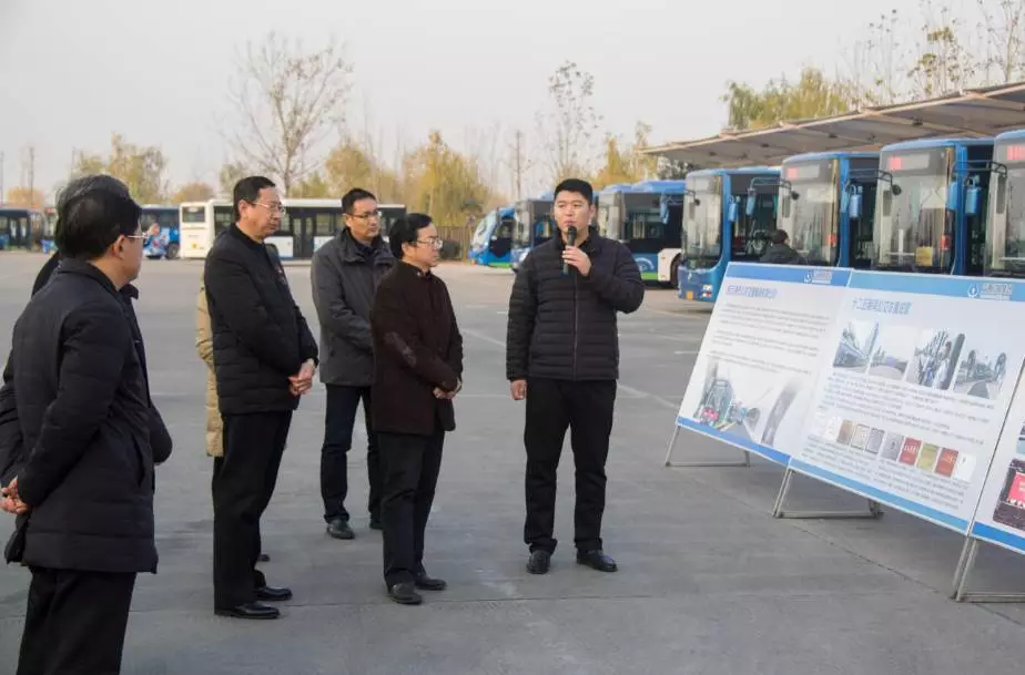 市政協(xié)委員調研公共交通發(fā)展情況