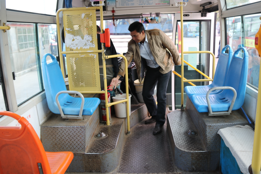 提升文明線(xiàn)服務(wù)水平 打造敬老特色文化