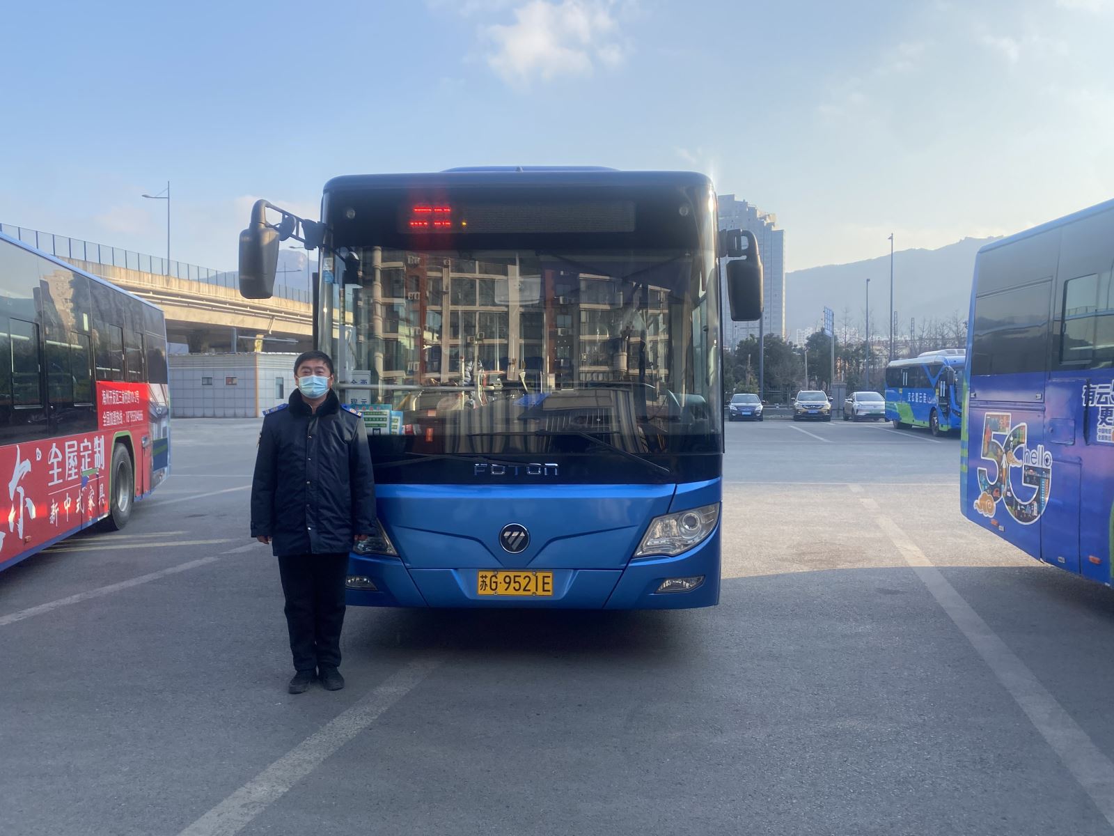 公交游6路駕駛員江海川拾金不昧受表?yè)P