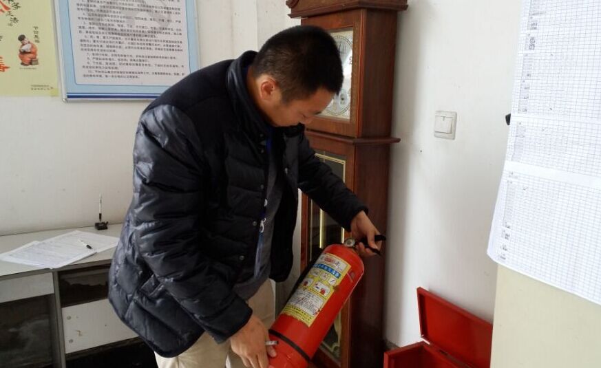 公交東部公司開(kāi)展消防安全大檢查