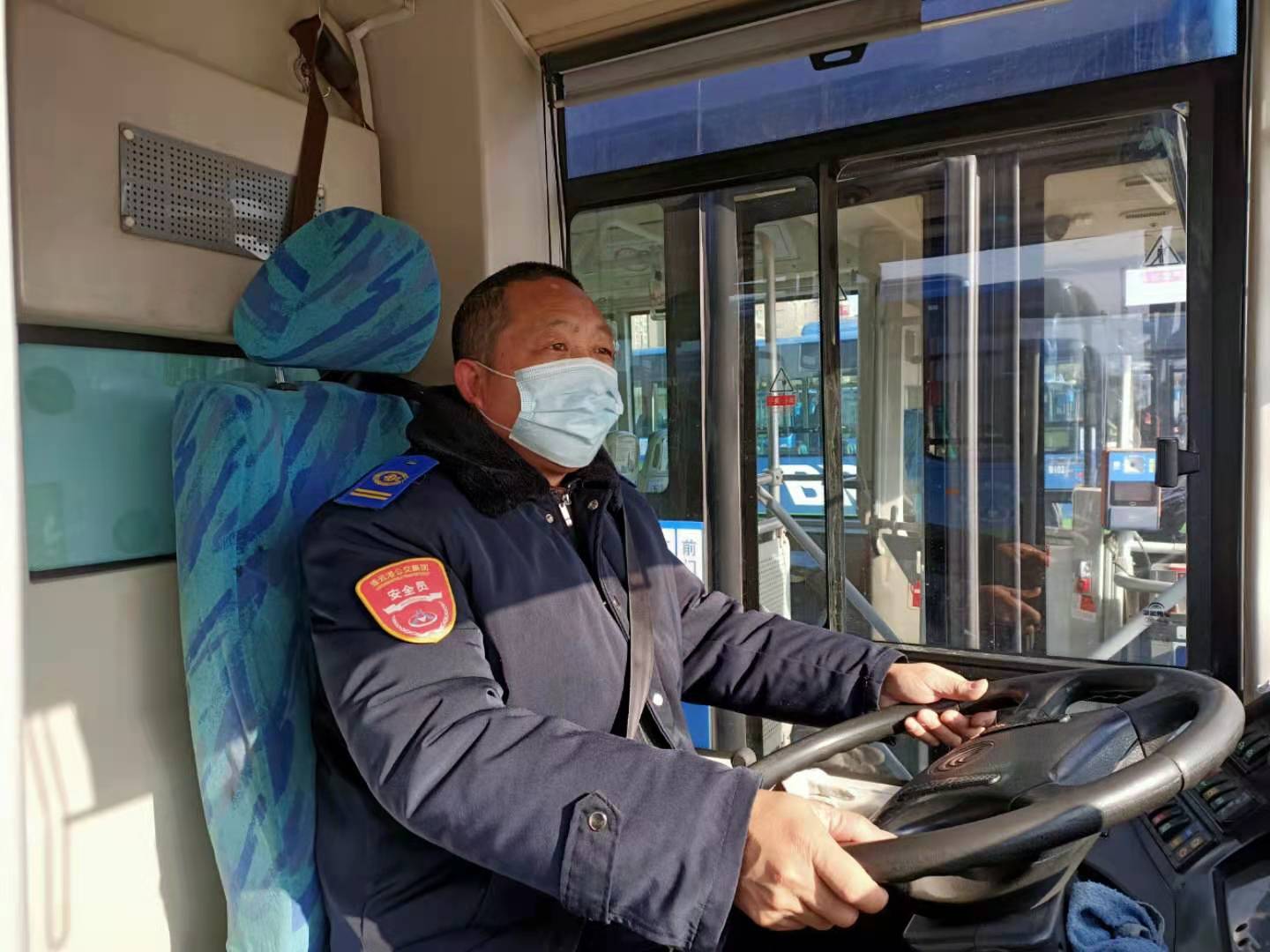 快速公交事業(yè)部駕駛員胡士洋歸還乘客丟失的手機獲感謝